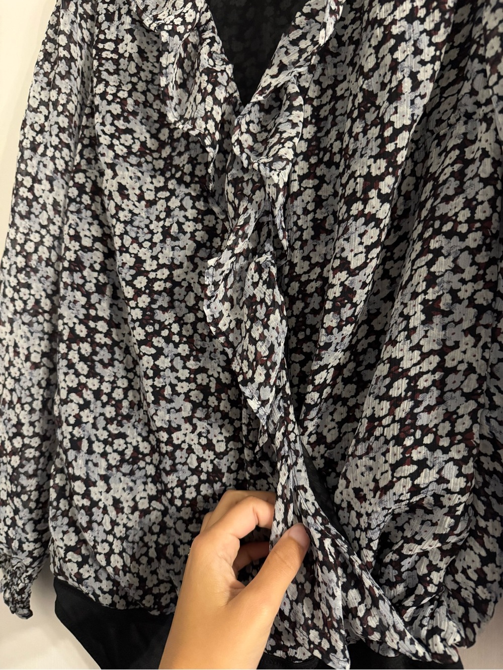 Abercrombie & Fitch Black and Gray Printed Women’s Top
